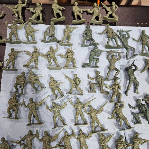Lot of plastic army men - Picture 6 of 9